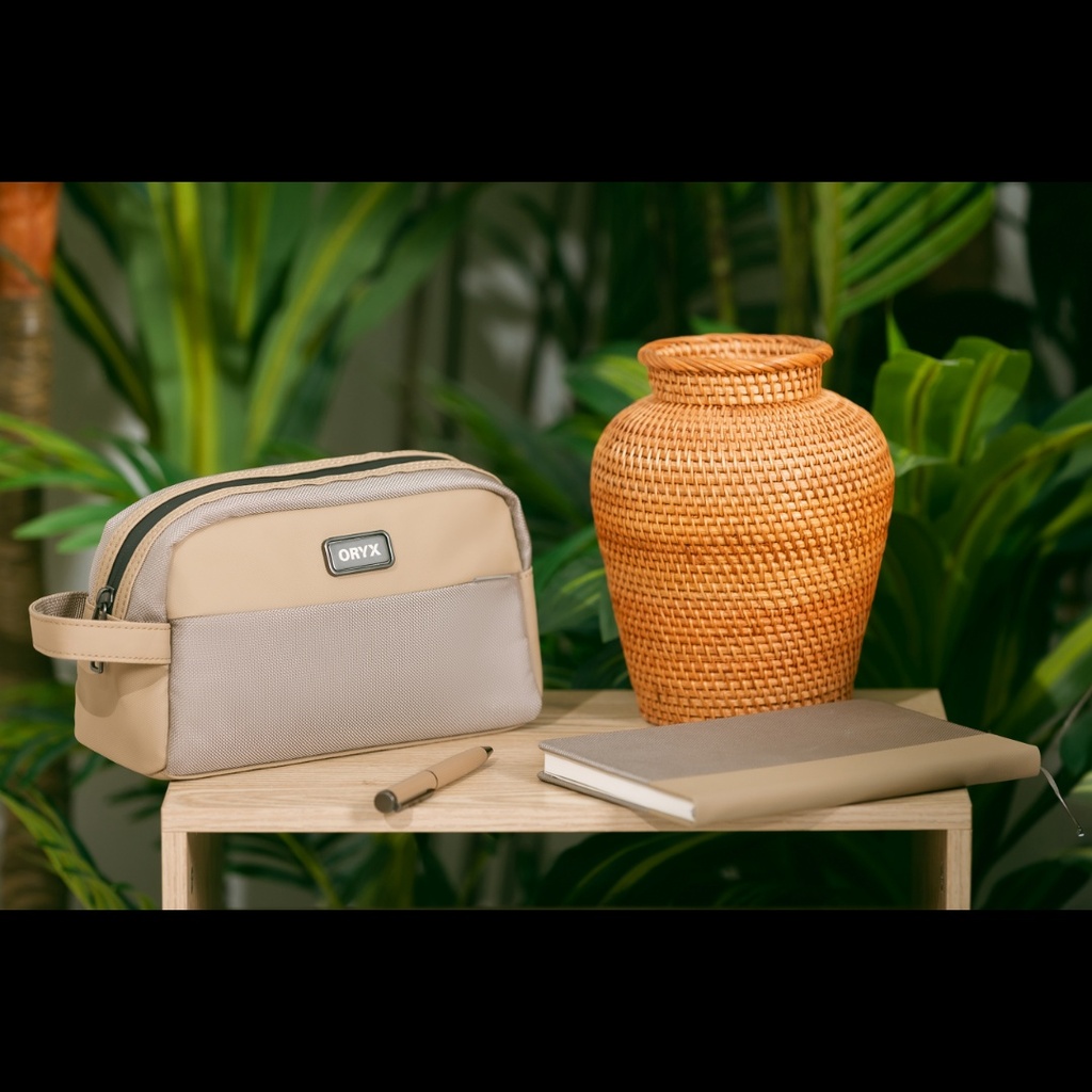 O-Pouch Modern Essentials Bag