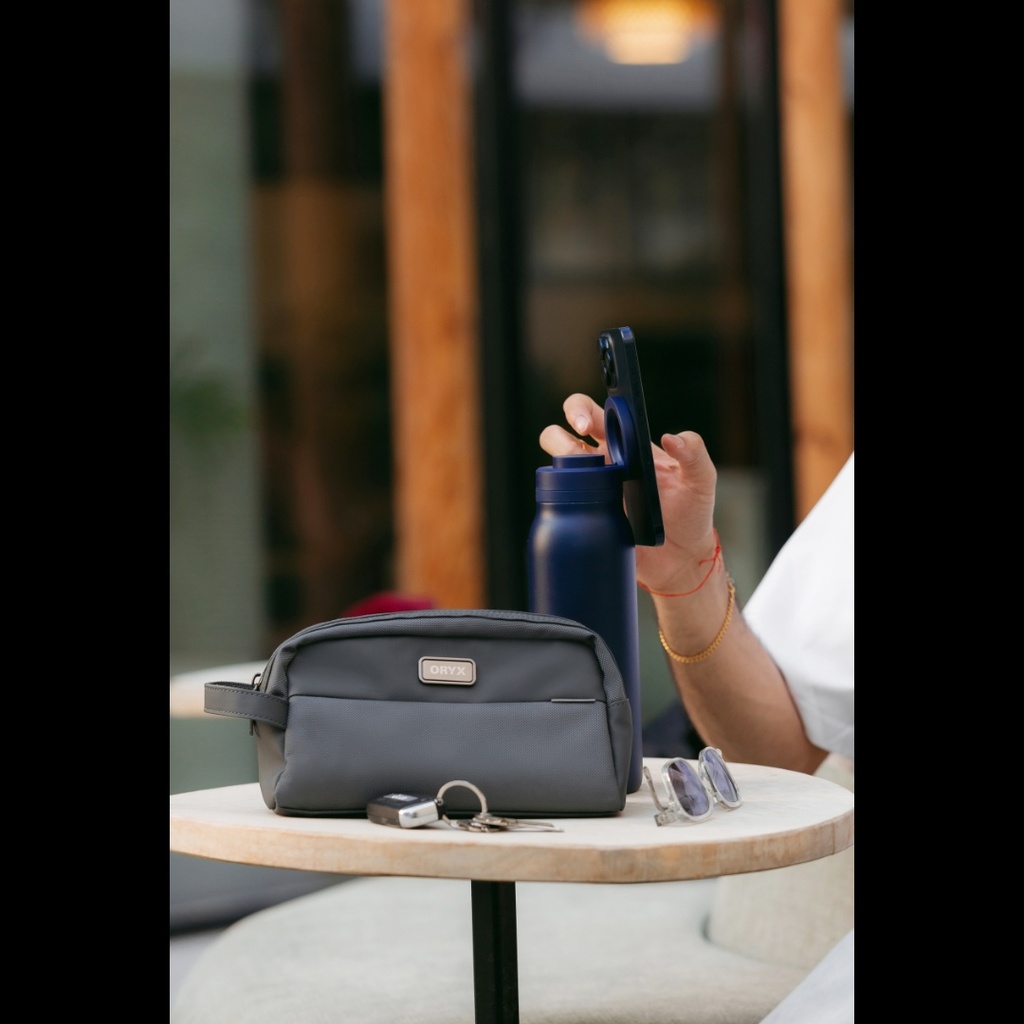 O-Pouch Modern Essentials Bag