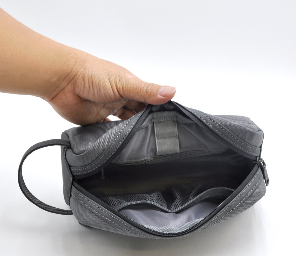 O-Pouch Modern Essentials Bag