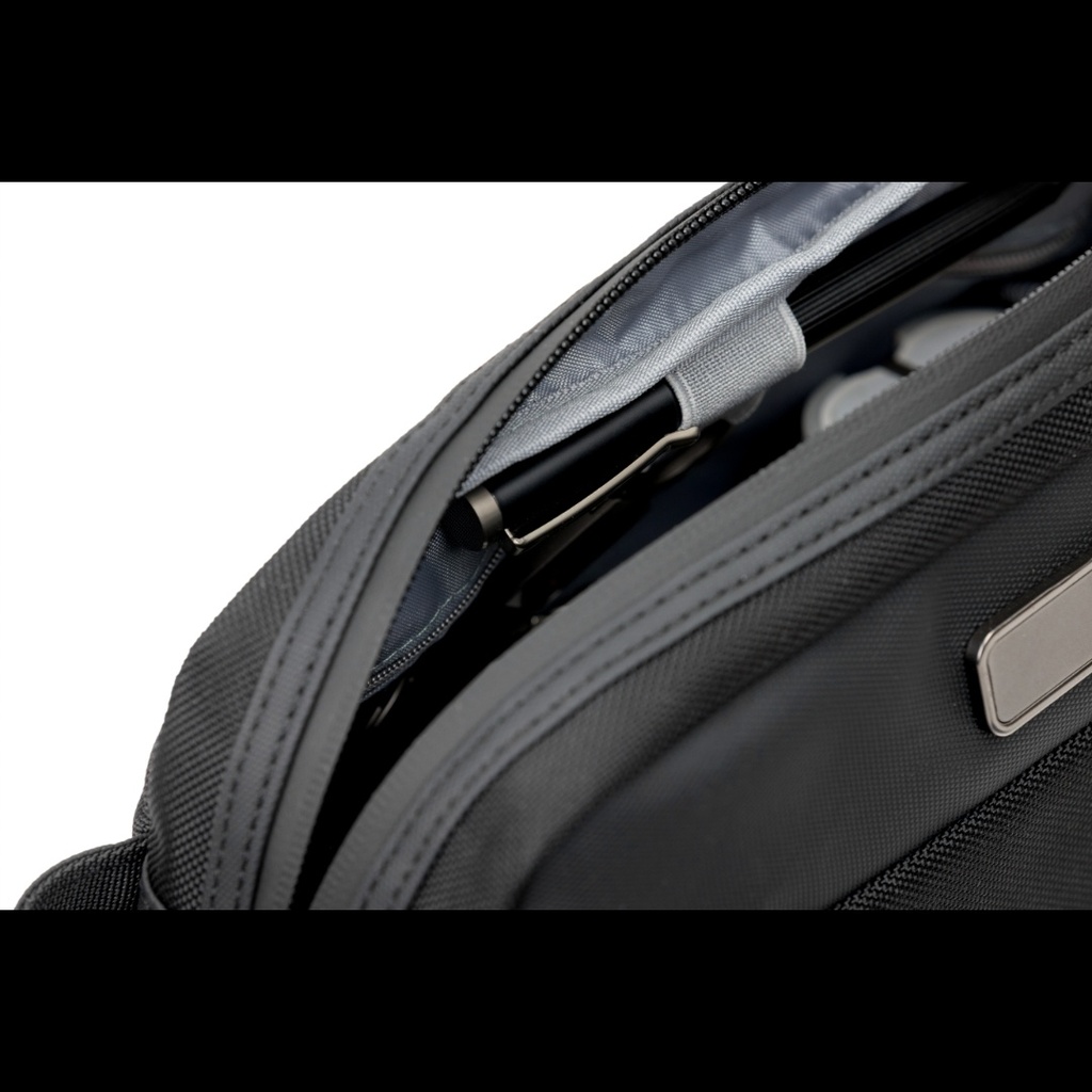 O-Pouch Modern Essentials Bag
